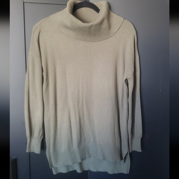 LOFT loose turtleneck sweater - Picture 1 of 2